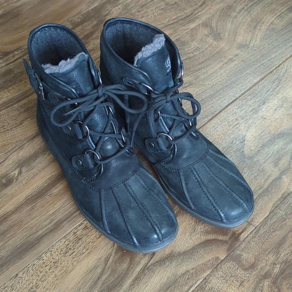 UGG Black Waterpoof Boots Cecile - Picture 1 of 9